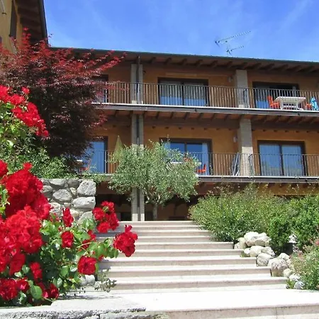 Corte Ferrari -ciao Vacanze- Aparthotel